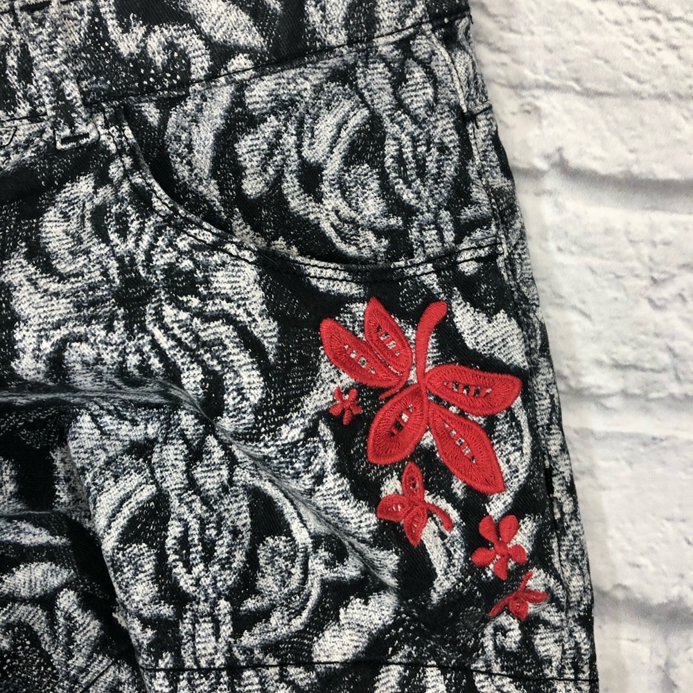 H&M shorts. Size 8 - Picture 7 of 10